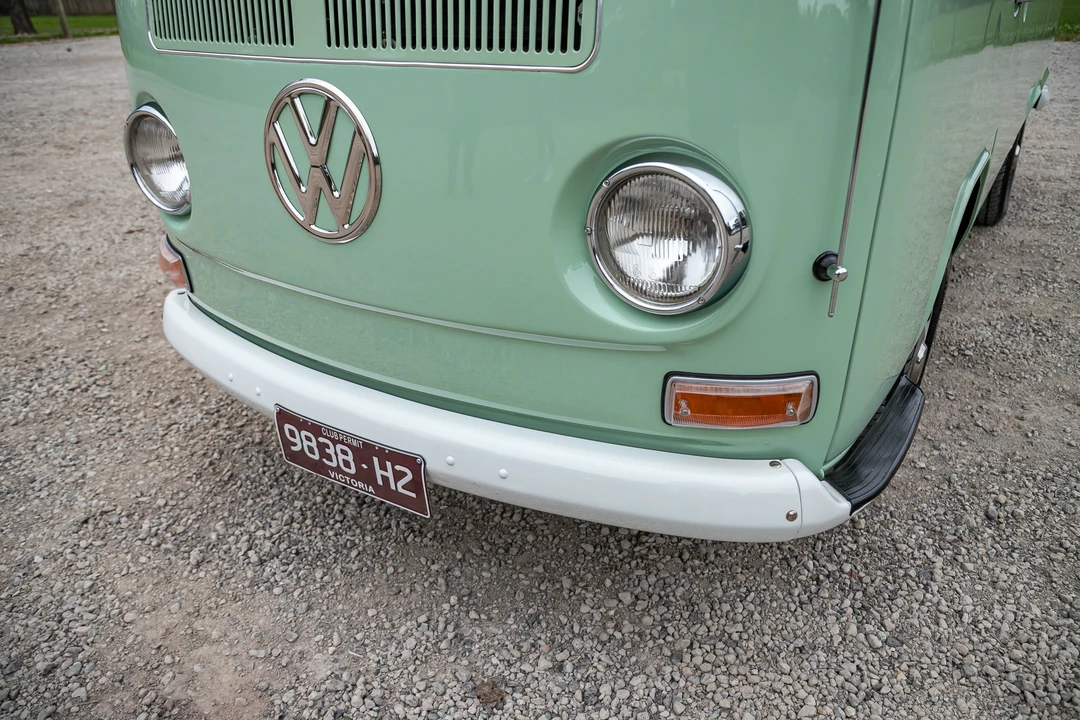 1972 Volkswagen Bay-Window Bus - Image 17 of 31