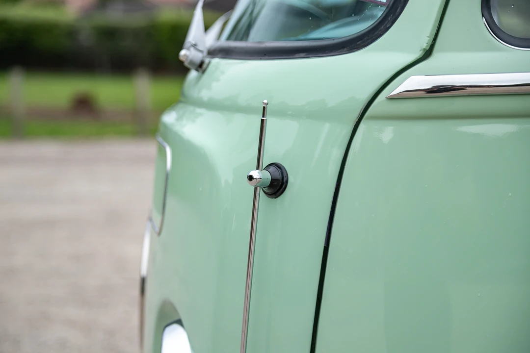 1972 Volkswagen Bay-Window Bus - Image 20 of 31