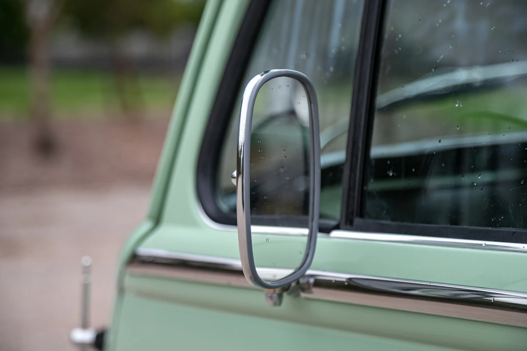 1972 Volkswagen Bay-Window Bus - Image 23 of 31