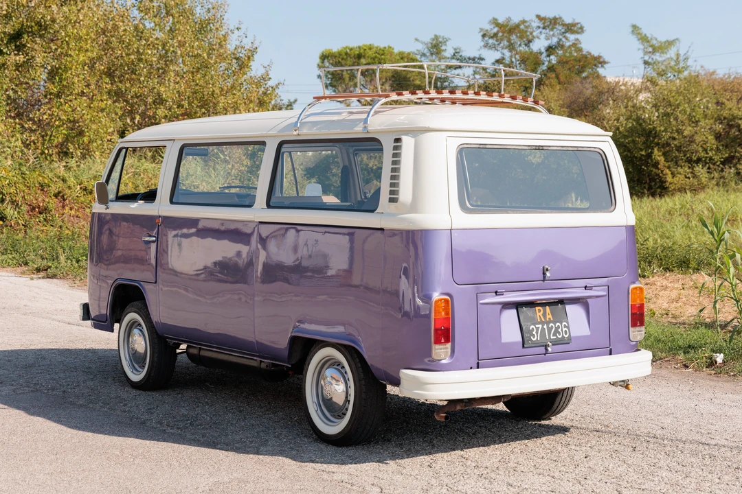 1972 Volkswagen Bay-Window Bus - Image 5 of 31