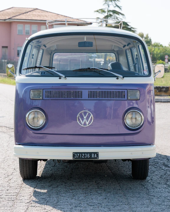 1972 Volkswagen Bay-Window Bus - Image 2 of 31