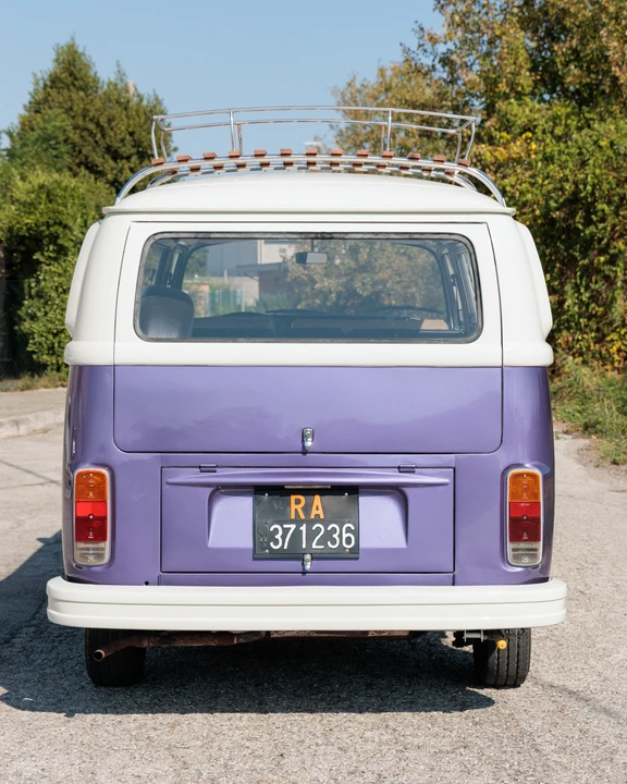 1972 Volkswagen Bay-Window Bus - Image 6 of 31