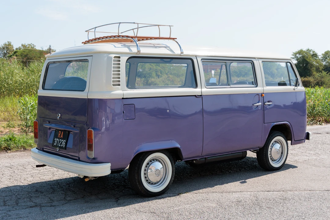 1972 Volkswagen Bay-Window Bus - Image 7 of 31
