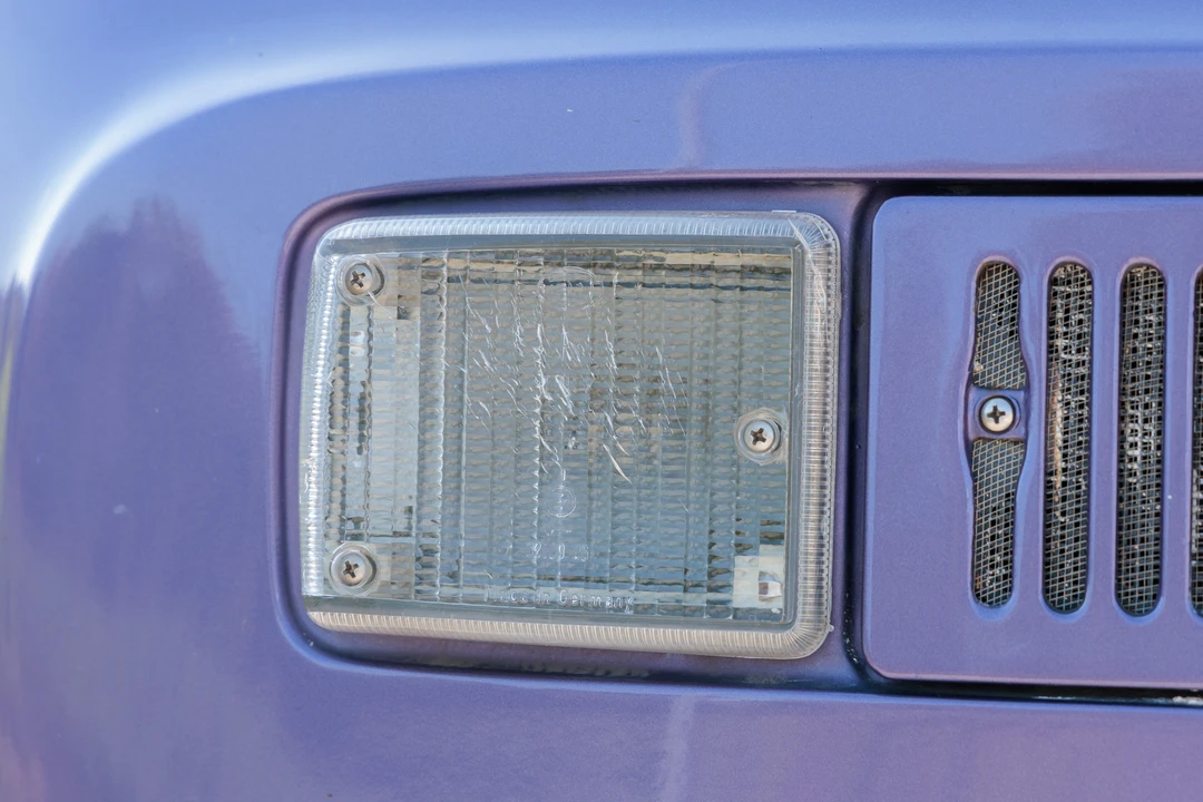 1972 Volkswagen Bay-Window Bus - Image 14 of 31