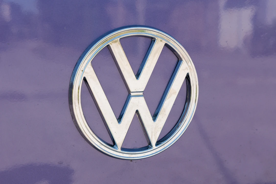 1972 Volkswagen Bay-Window Bus - Image 16 of 31