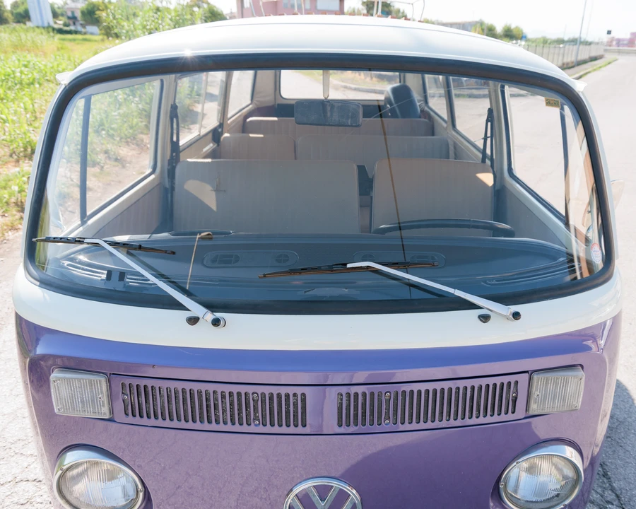 1972 Volkswagen Bay-Window Bus - Image 21 of 31