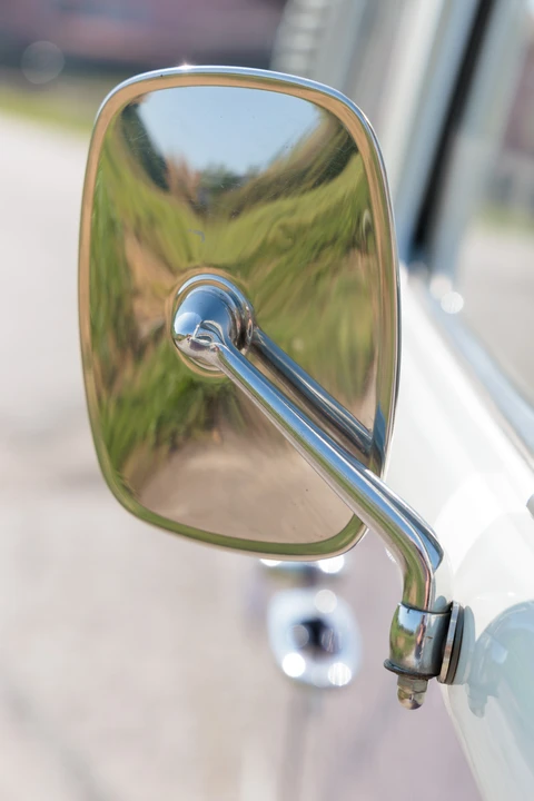1972 Volkswagen Bay-Window Bus - Image 26 of 31
