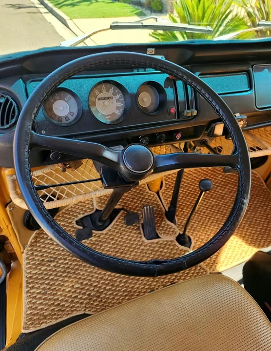1972 Volkswagen Bay-Window Camper - Image 4 of 10