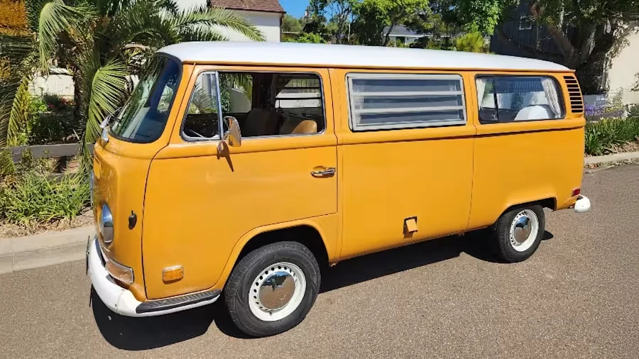 1972 Volkswagen Bay-Window Camper - Image 2 of 10