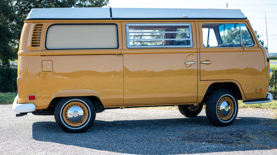 1972 Volkswagen Bay-Window Camper - Image 2 of 14