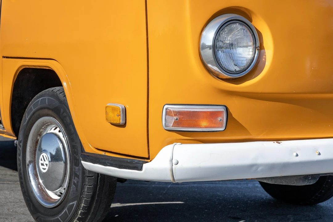 1972 Volkswagen Bay-Window Camper - Image 11 of 31