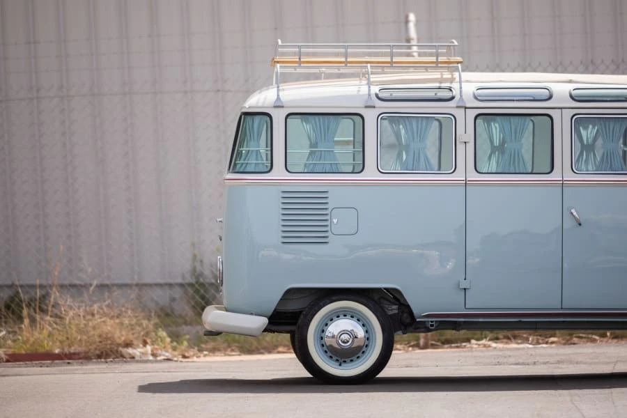 1972 Volkswagen Bay-Window Bus - Image 13 of 31