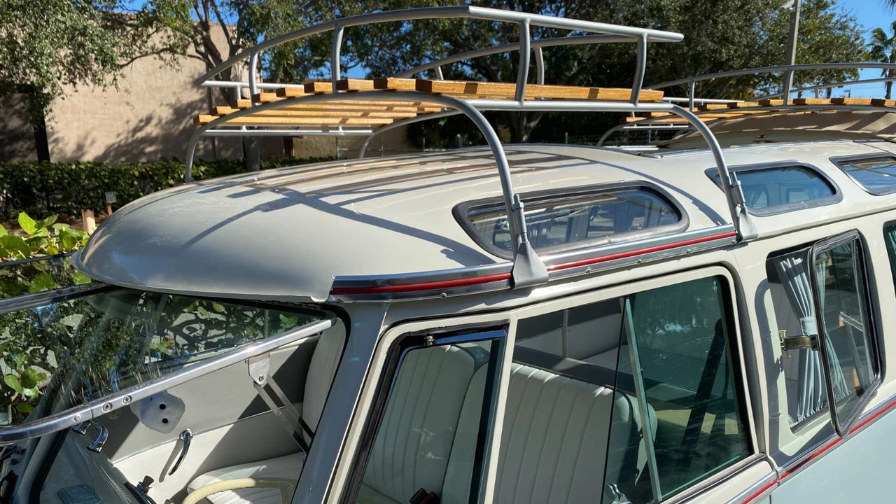 1972 Volkswagen Bay-Window Bus - Image 20 of 29