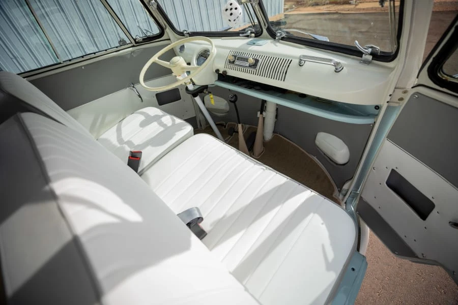 1972 Volkswagen Bay-Window Bus - Image 17 of 31