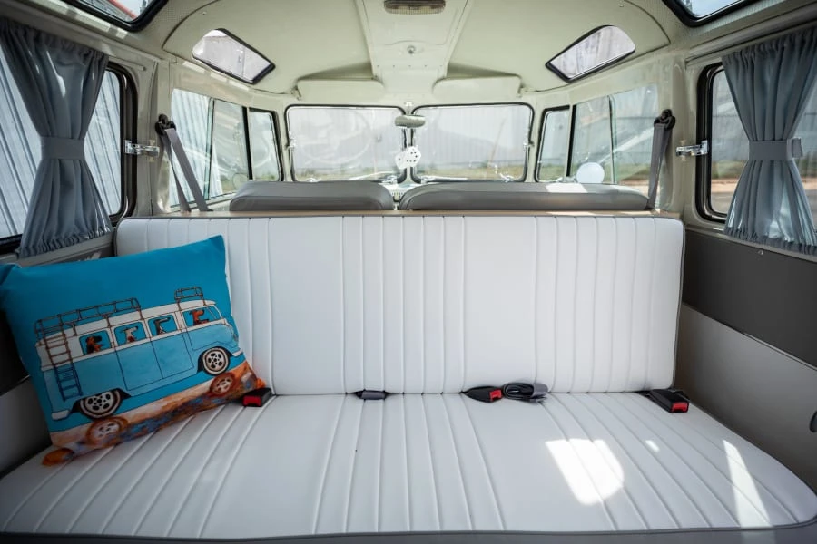 1972 Volkswagen Bay-Window Bus - Image 20 of 31