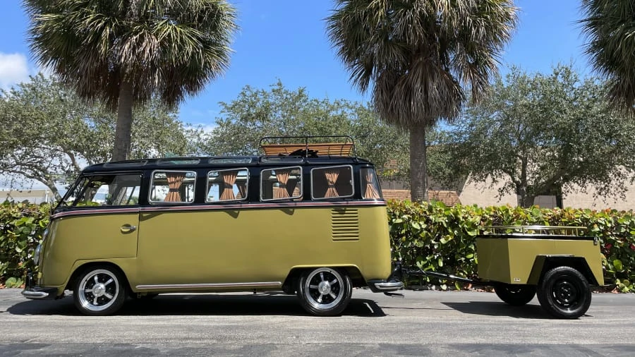 1972 Volkswagen Bay-Window Bus - Image 2 of 11