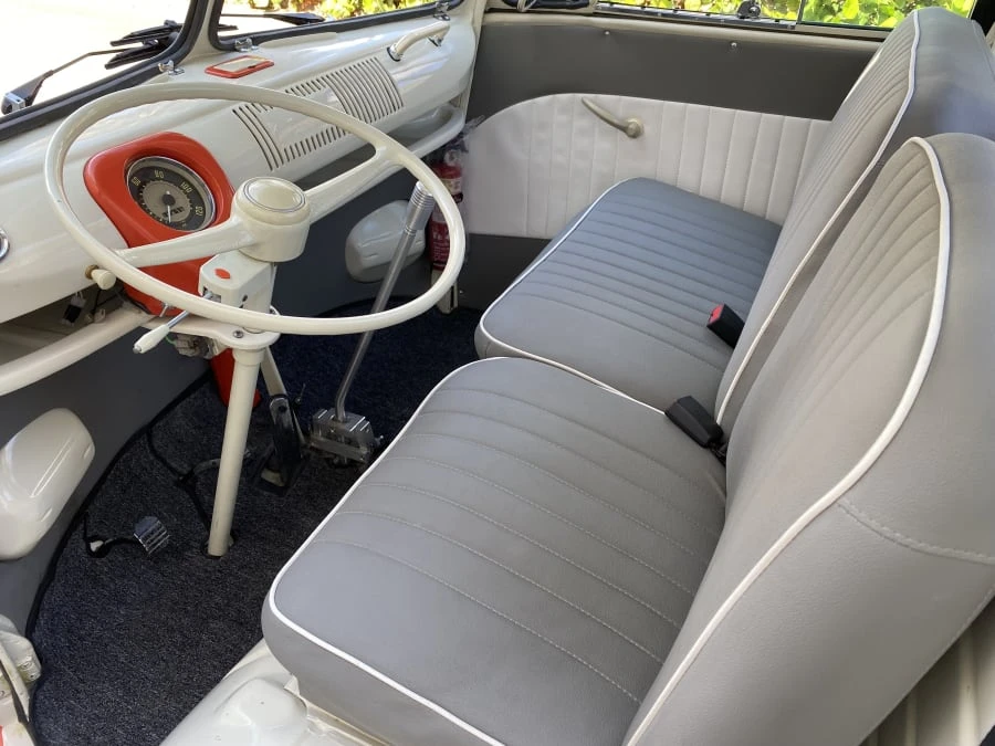 1972 Volkswagen Bay-Window Bus - Image 4 of 11