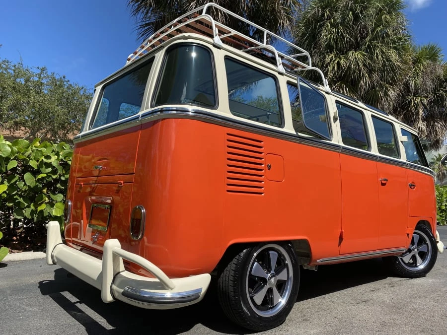 1972 Volkswagen Bay-Window Bus - Image 9 of 11