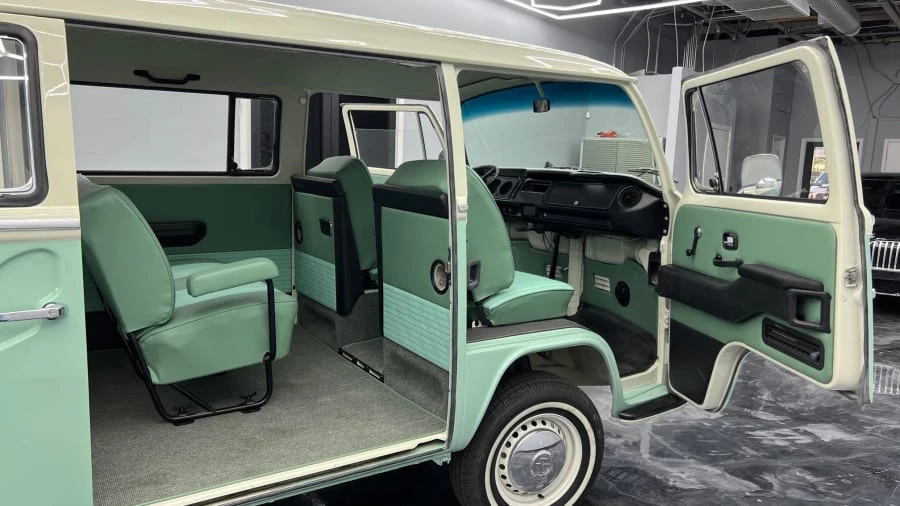 1972 Volkswagen Bay-Window Bus - Image 7 of 20