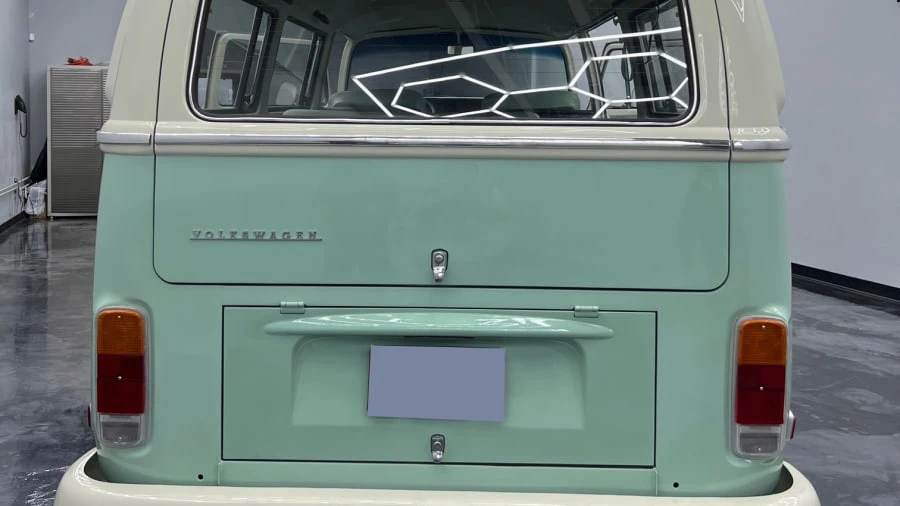 1972 Volkswagen Bay-Window Bus - Image 17 of 20