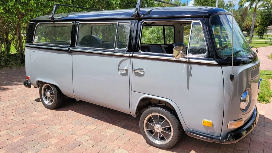 1972 Volkswagen Bay-Window Bus - Image 3 of 6