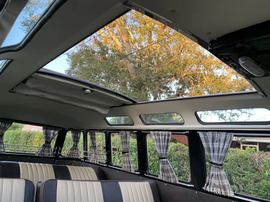 1972 Volkswagen Bay-Window Bus - Image 17 of 24