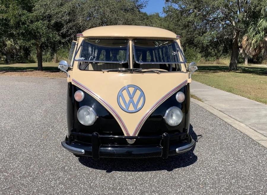 1972 Volkswagen Bay-Window Bus - Image 4 of 24