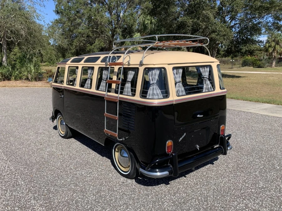 1972 Volkswagen Bay-Window Bus - Image 8 of 24