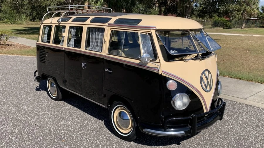1972 Volkswagen Bay-Window Bus - Image 7 of 24