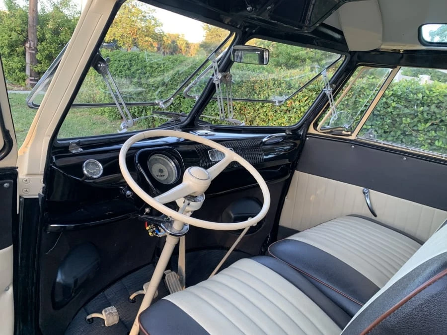 1972 Volkswagen Bay-Window Bus - Image 13 of 24