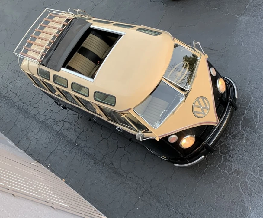 1972 Volkswagen Bay-Window Bus - Image 9 of 24