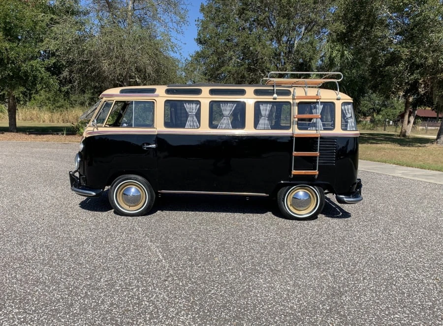 1972 Volkswagen Bay-Window Bus - Image 2 of 24