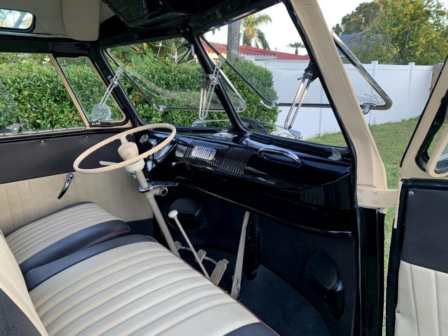 1972 Volkswagen Bay-Window Bus - Image 12 of 24