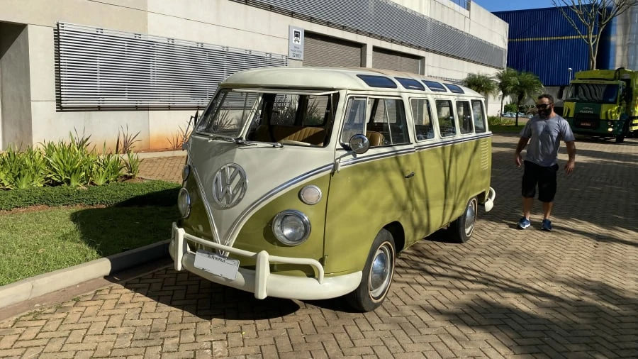 1972 Volkswagen Bay-Window Bus - Image 10 of 26