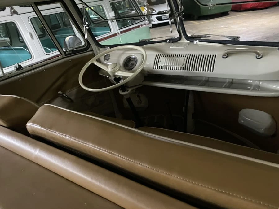 1972 Volkswagen Bay-Window Bus - Image 23 of 26