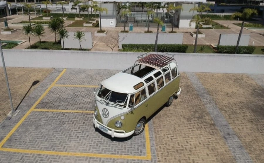 1972 Volkswagen Bay-Window Bus - Image 15 of 26