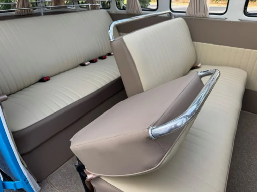 1972 Volkswagen Bay-Window Bus - Image 9 of 11