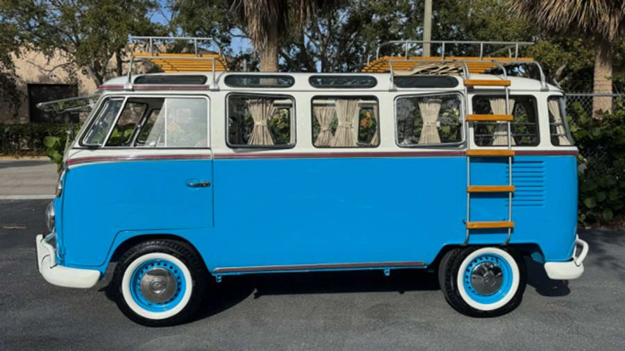 1972 Volkswagen Bay-Window Bus - Image 2 of 11