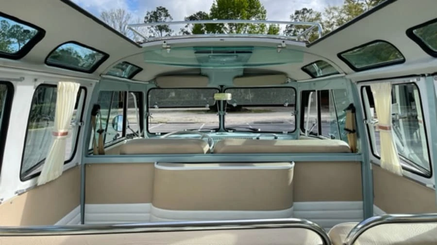 1972 Volkswagen Bay-Window Bus - Image 4 of 30