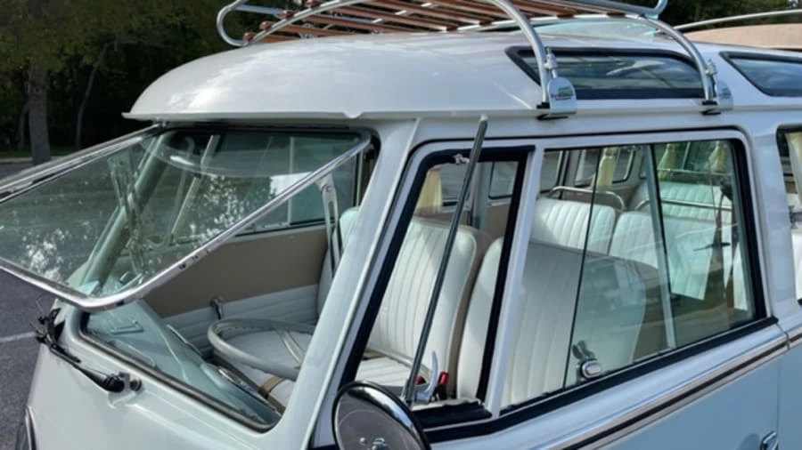 1972 Volkswagen Bay-Window Bus - Image 6 of 30