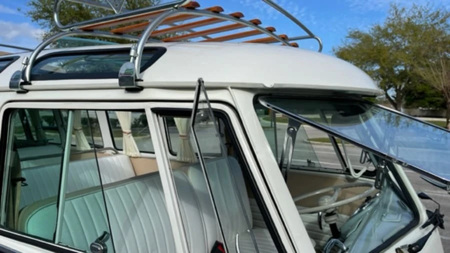 1972 Volkswagen Bay-Window Bus - Image 7 of 30
