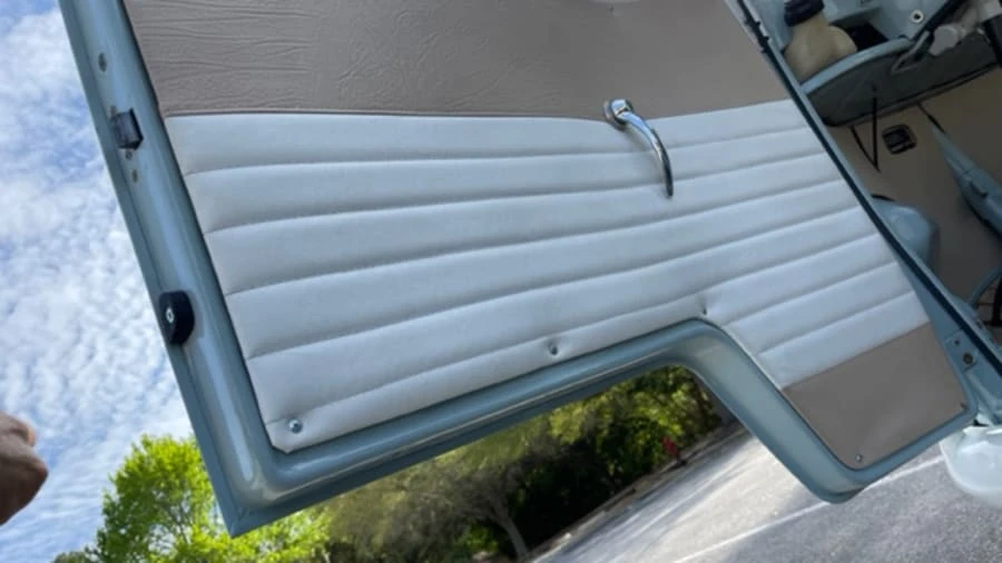 1972 Volkswagen Bay-Window Bus - Image 15 of 30