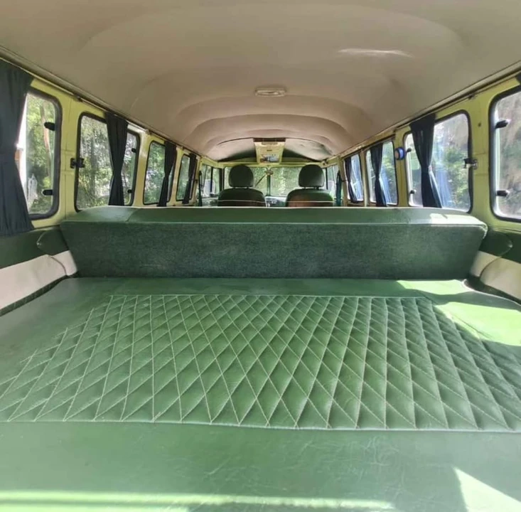 1972 Volkswagen Bay-Window Bus - Image 7 of 12
