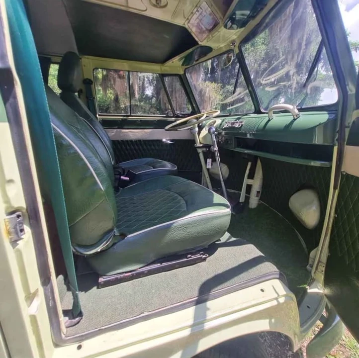 1972 Volkswagen Bay-Window Bus - Image 8 of 12