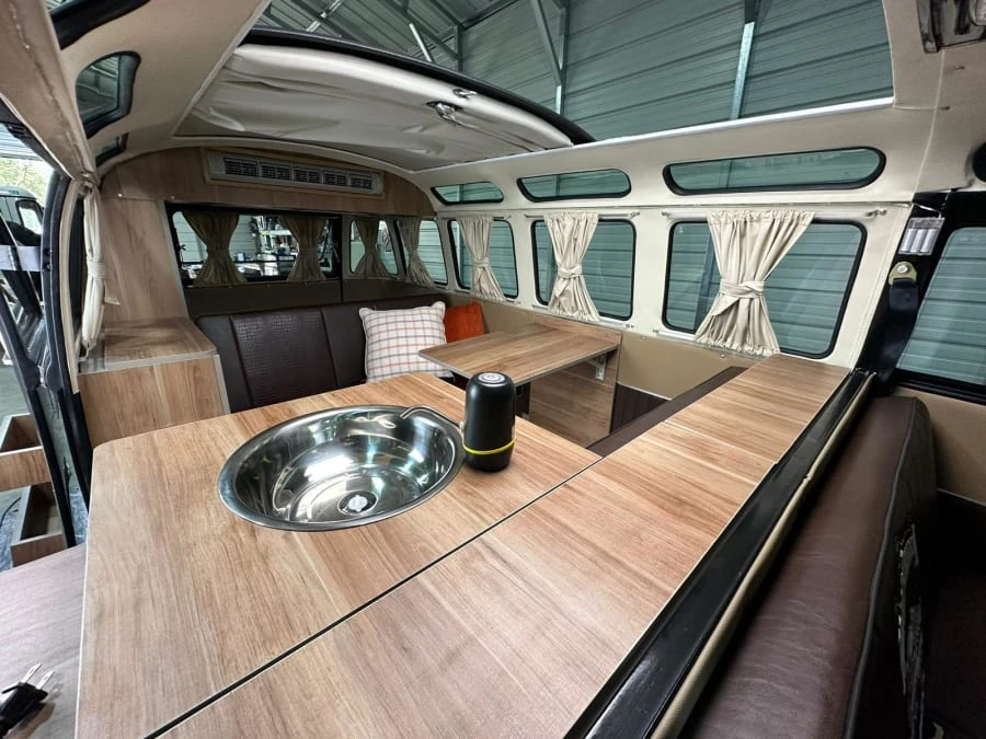 1972 Volkswagen Bay-Window Bus - Image 17 of 23