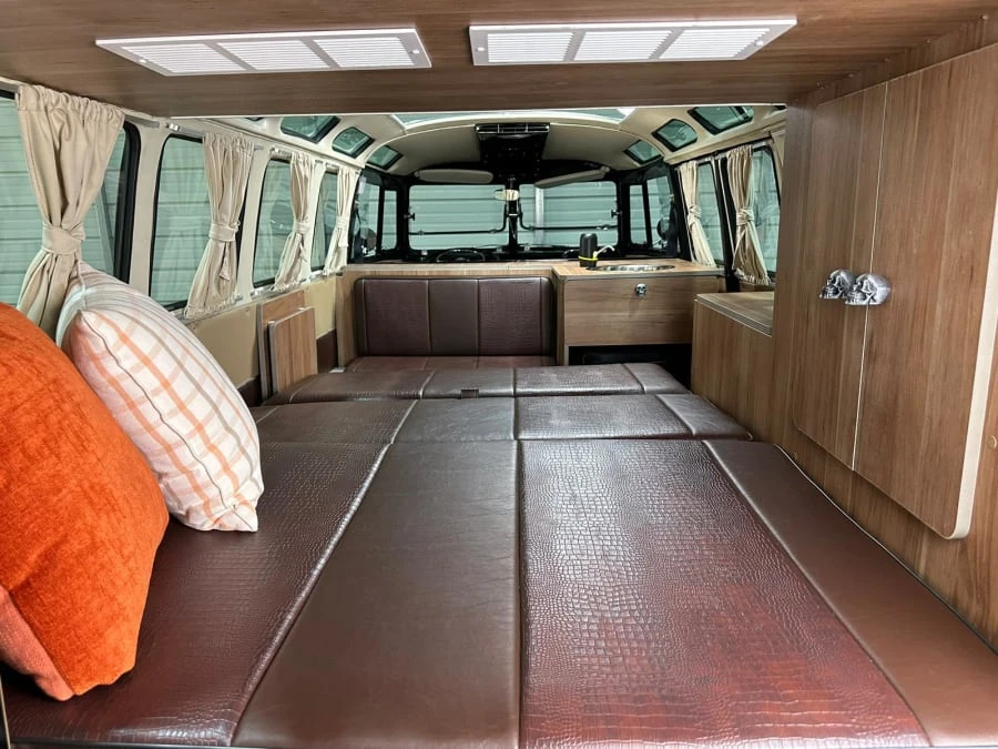 1972 Volkswagen Bay-Window Bus - Image 20 of 23