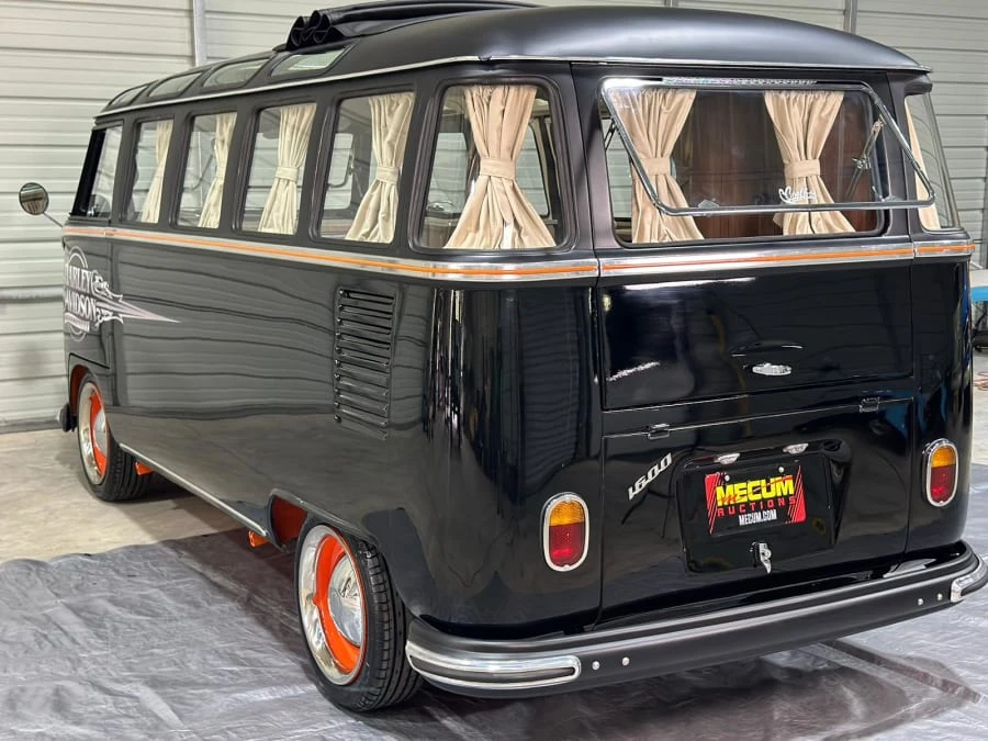 1972 Volkswagen Bay-Window Bus - Image 6 of 23