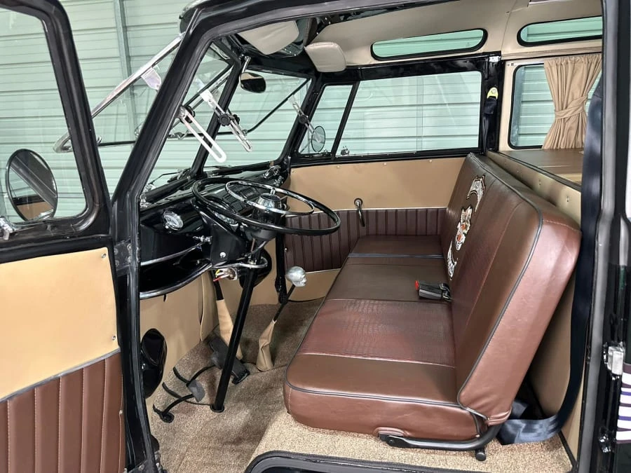 1972 Volkswagen Bay-Window Bus - Image 16 of 23