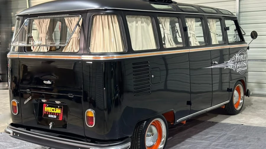 1972 Volkswagen Bay-Window Bus - Image 3 of 23
