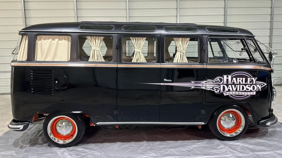 1972 Volkswagen Bay-Window Bus - Image 5 of 23